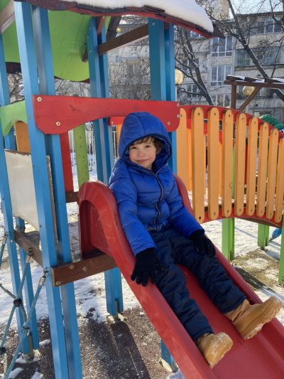 Слънчево настроение и забавни игри в двора - ДГ 133 Зорница - София, Изгрев